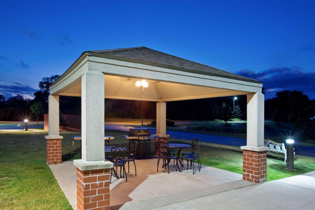 Sonesta Simply Suites Chicago Naperville Warrenville Bagian luar foto
