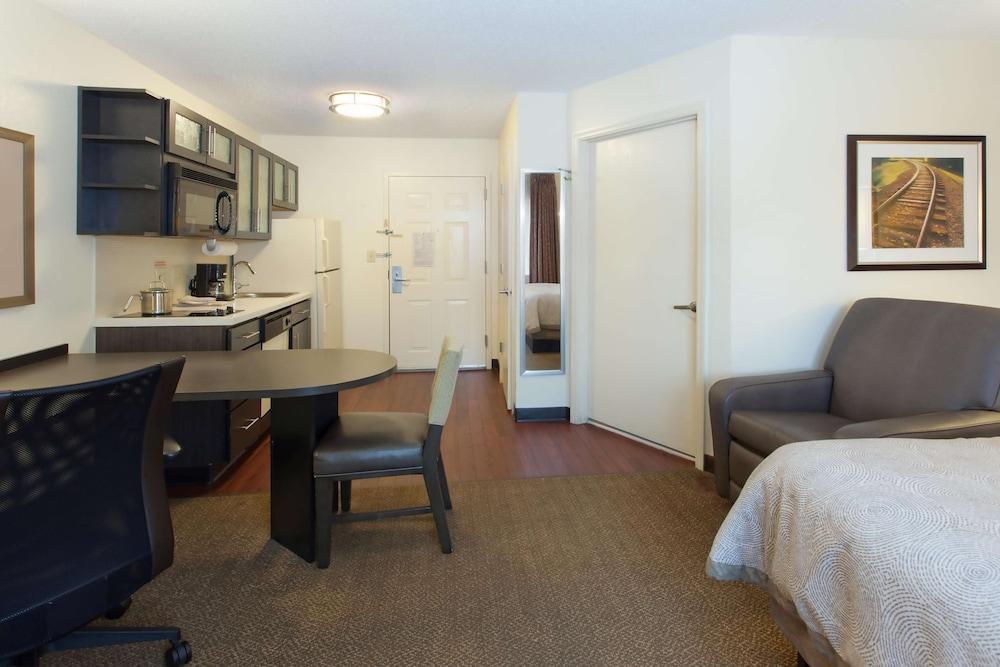 Sonesta Simply Suites Chicago Naperville Warrenville Bagian luar foto